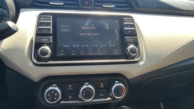 Used 2022 Nissan Versa SV w/ Trunk Package FWD image 25