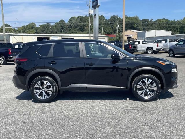 Used 2023 Nissan Rogue SV image 2