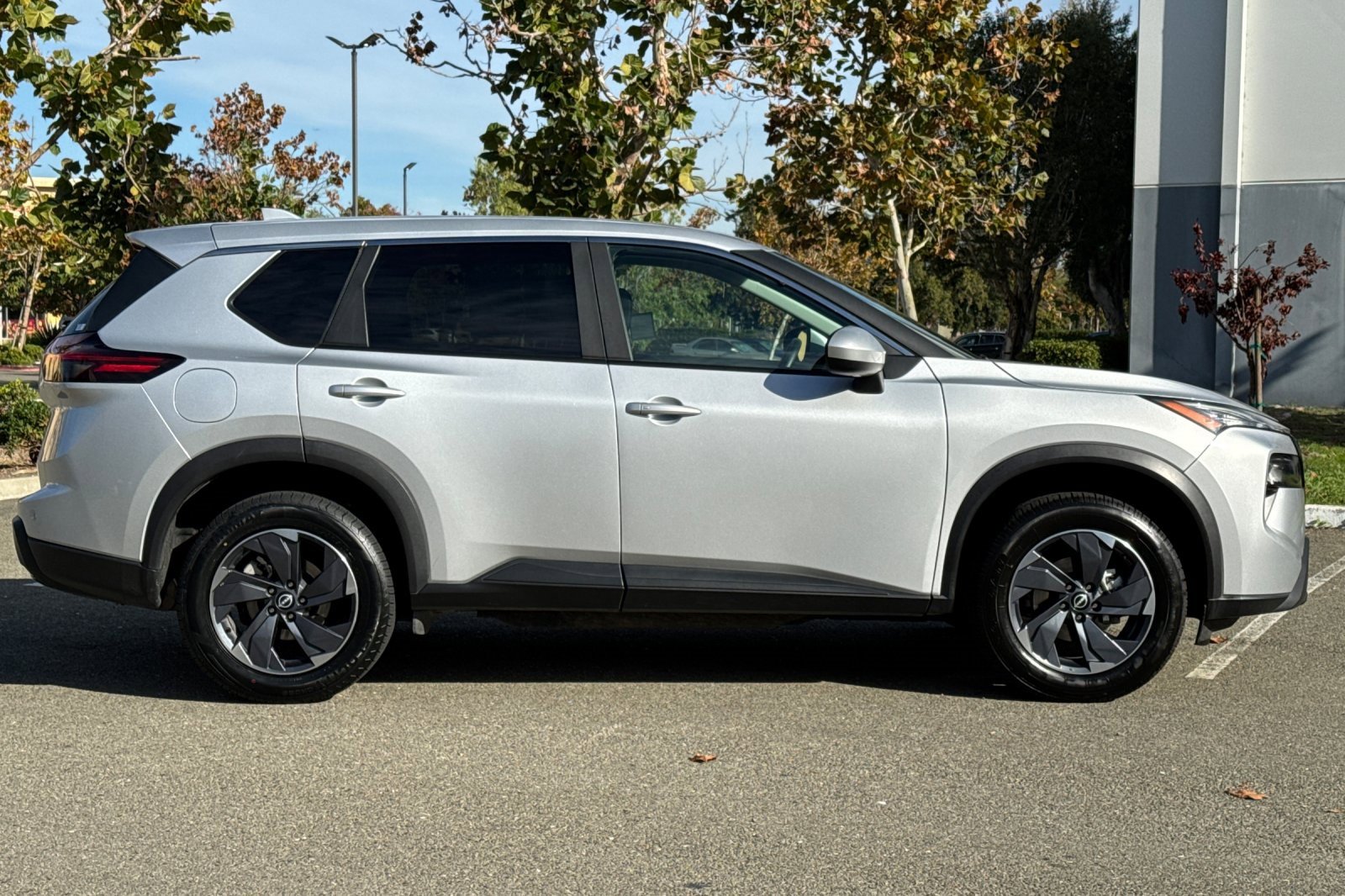 Certified 2024 Nissan Rogue SV image 3