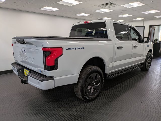 Used 2024 Ford F150 Lightning XLT image 4
