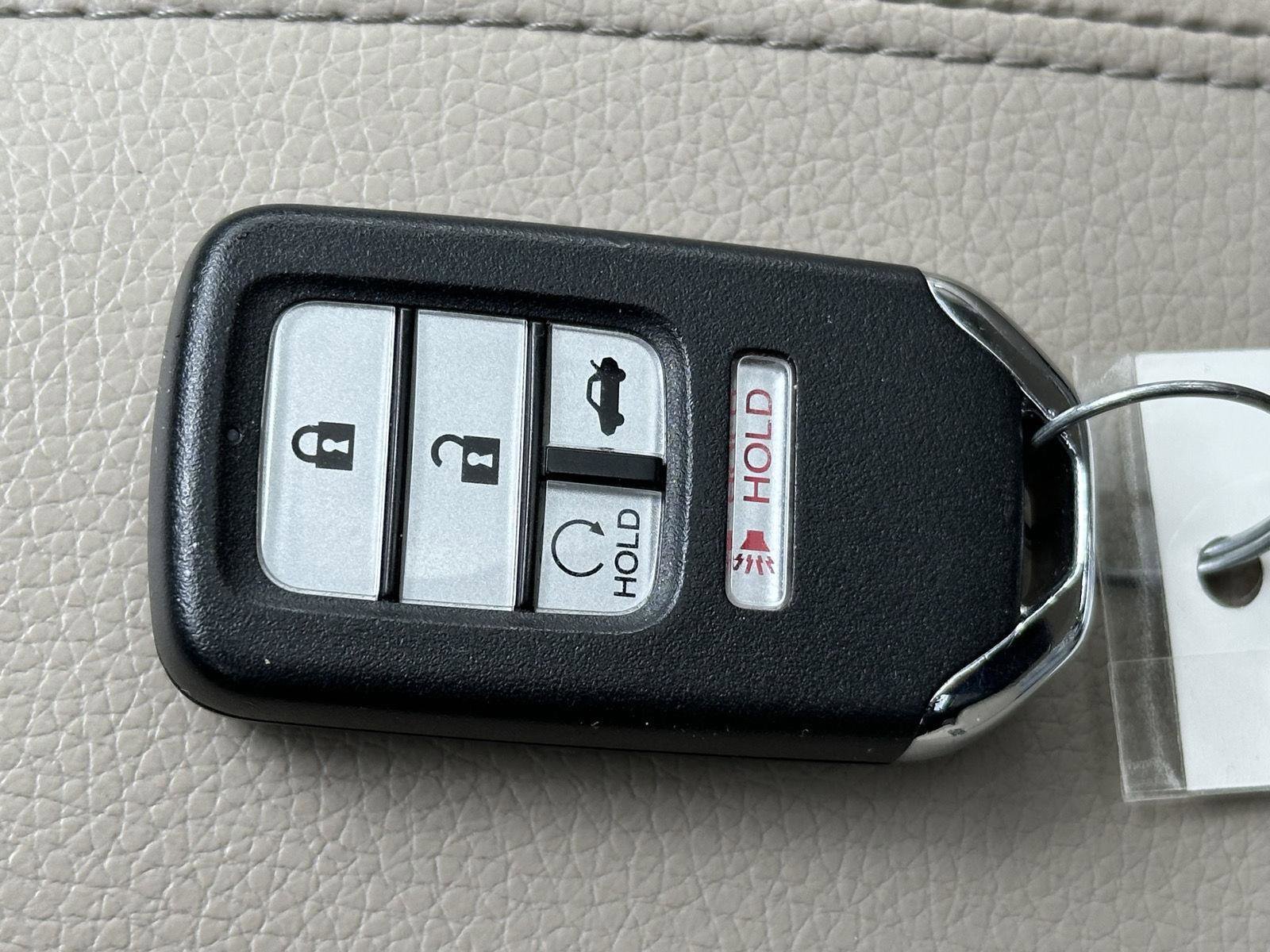 Used 2017 Honda Accord Touring image 14
