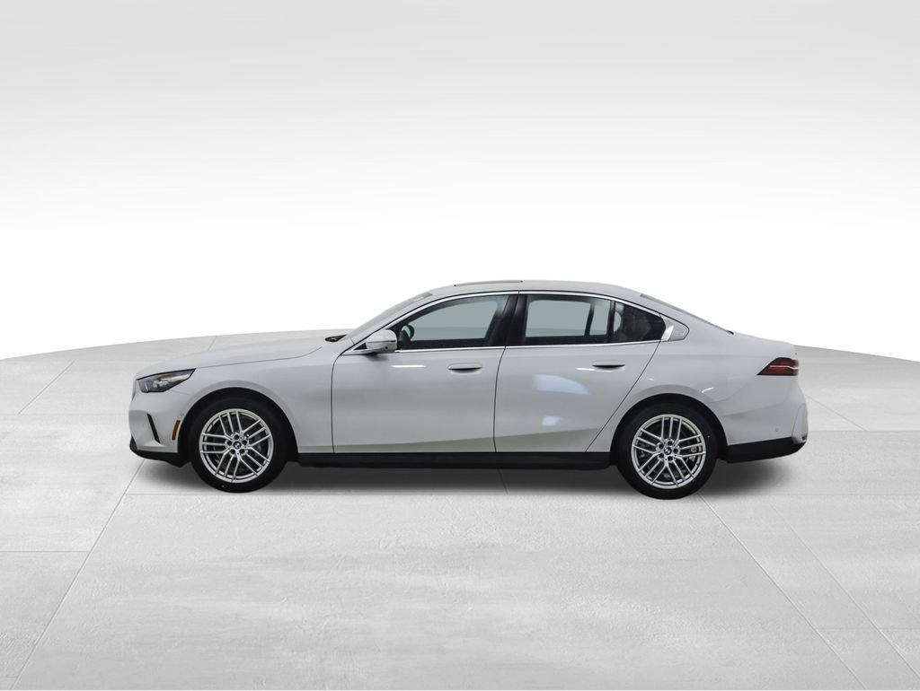 Certified 2025 BMW 530i xDrive w/ Premium Package image 2