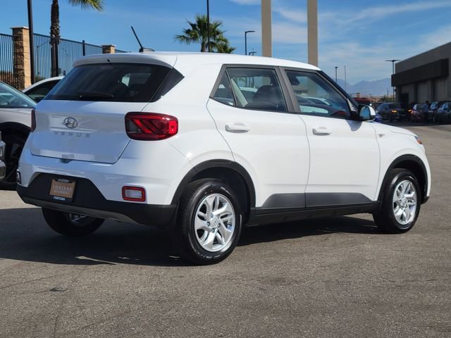 New 2026 Hyundai Venue SE image 2