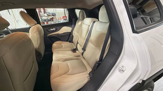 Used 2017 Jeep Cherokee Sport AWD/4WD image 25