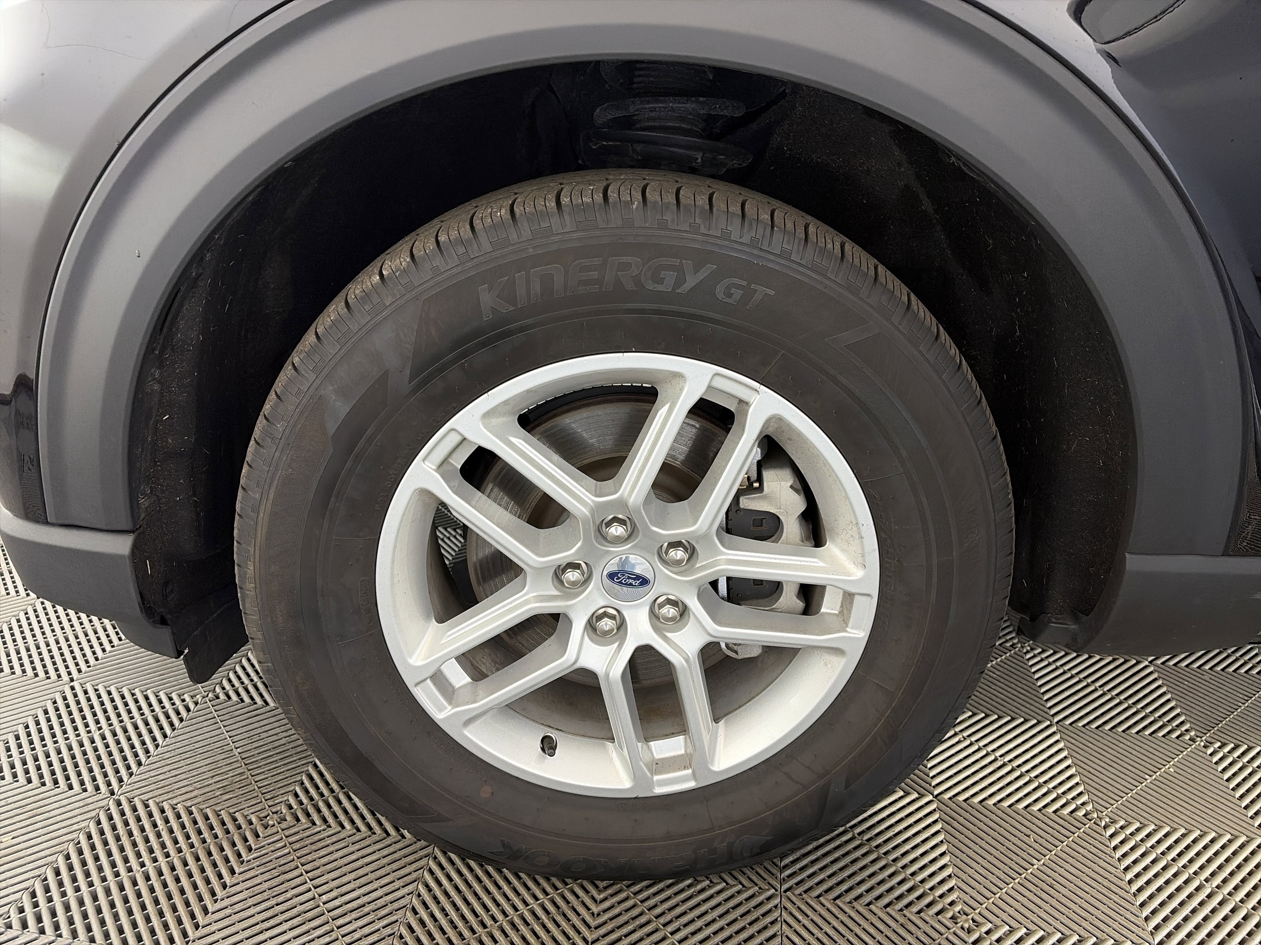 Used 2025 Ford Explorer Active image 14