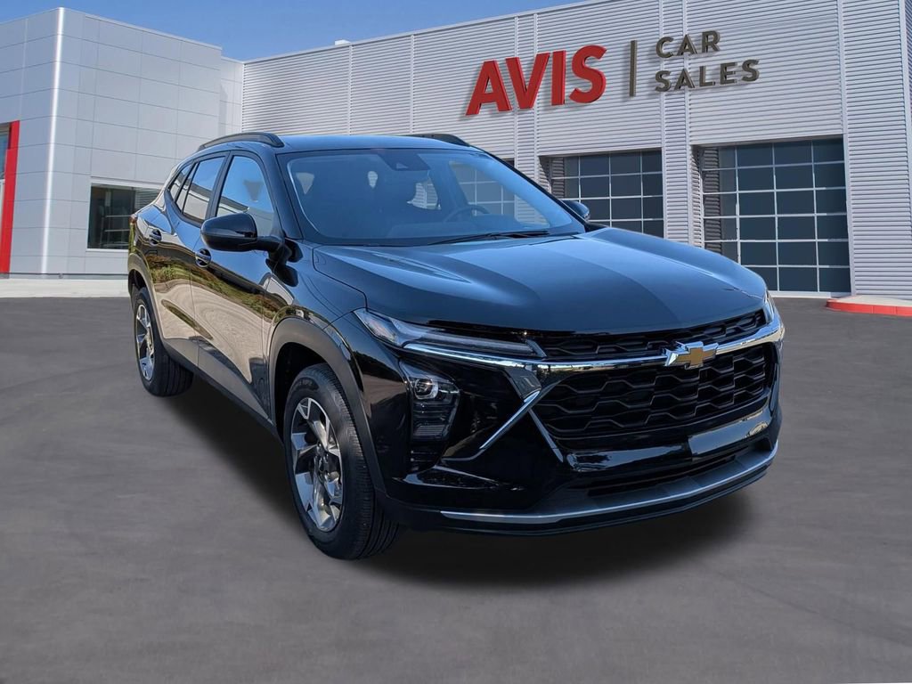 Used 2025 Chevrolet Trax LT w/ LT Convenience Package FWD image 3