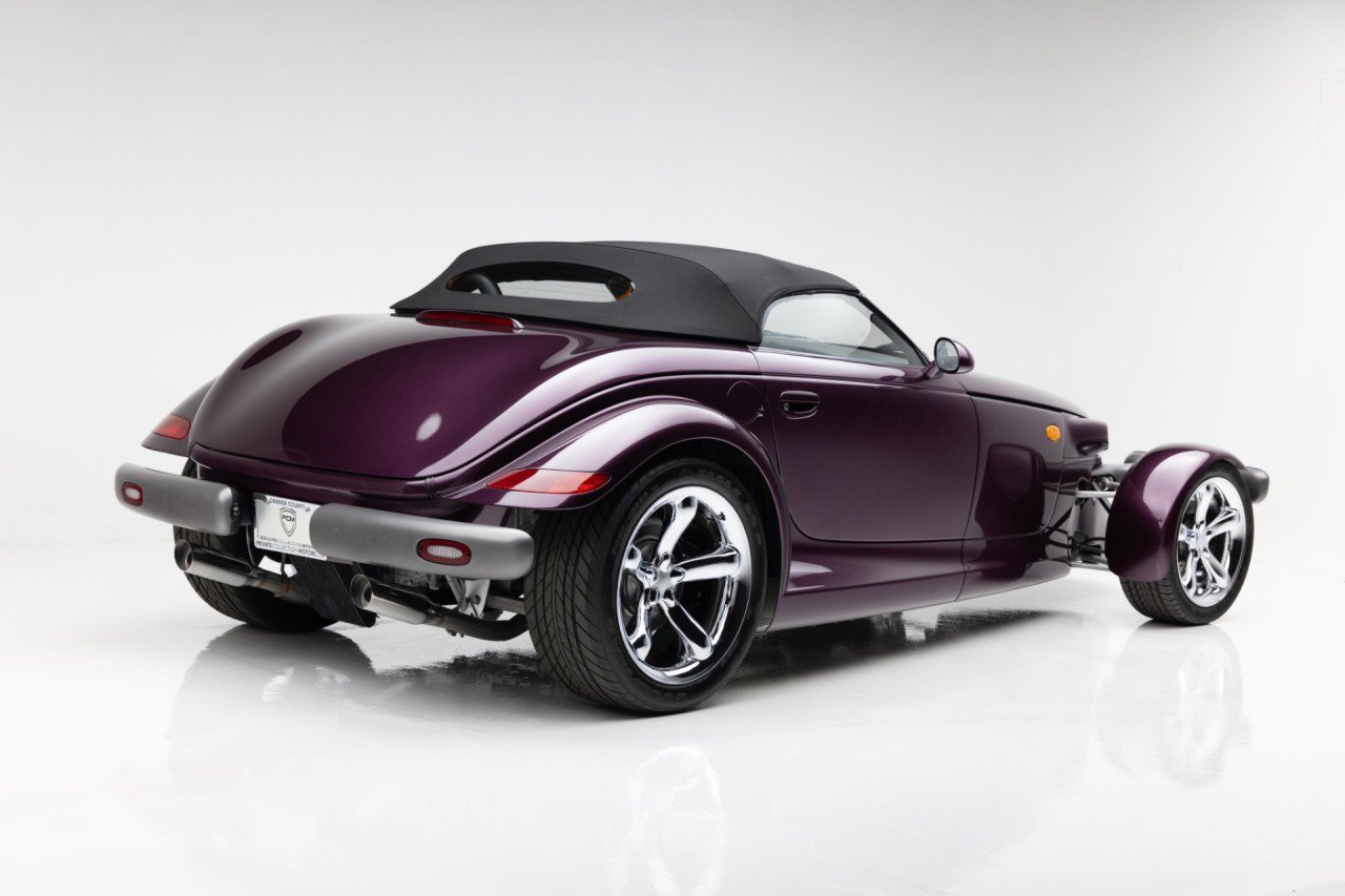 Used 1999 Plymouth Prowler RWD image 31