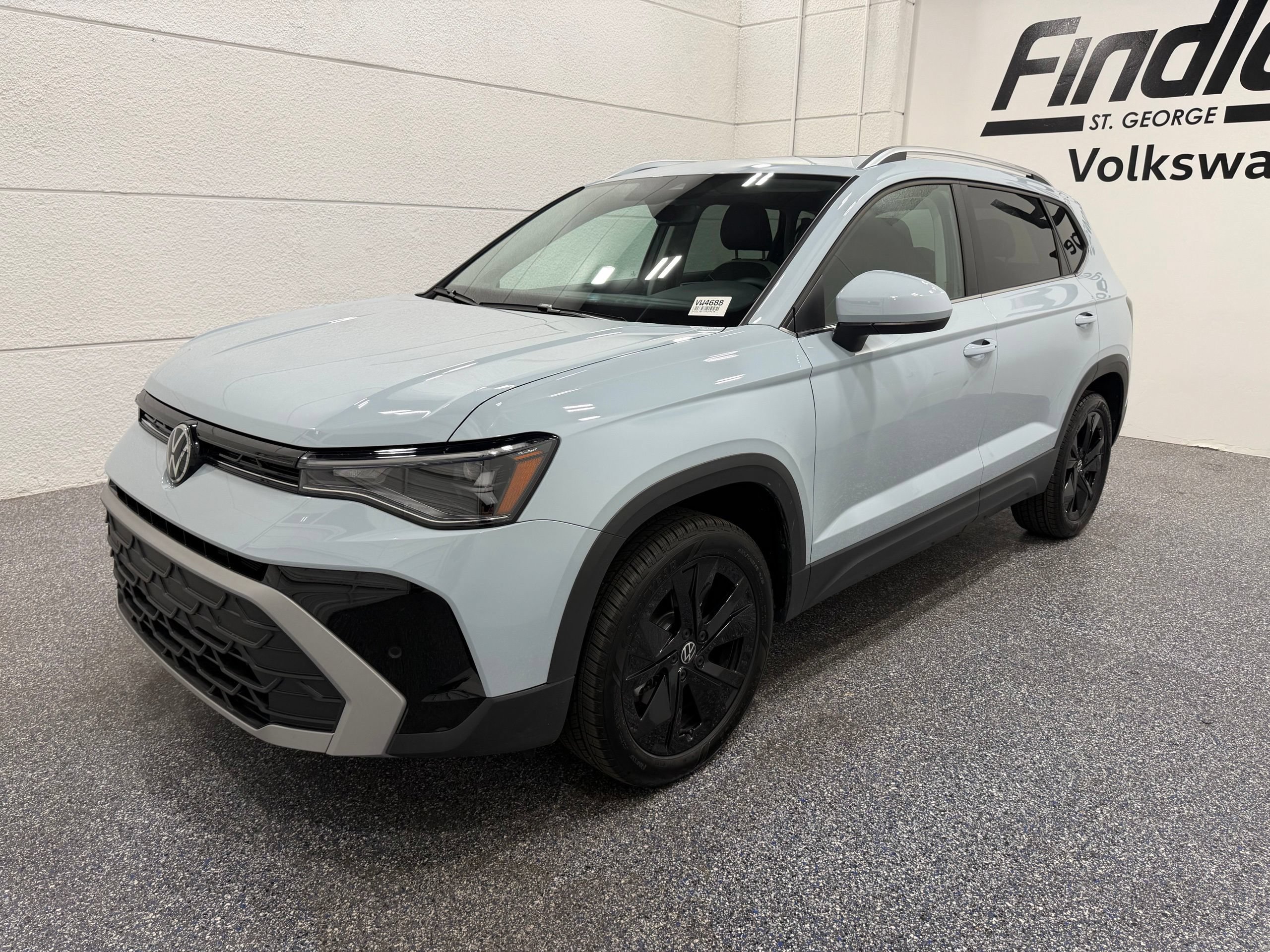 Used 2026 Volkswagen Taos SE w/ Panoramic Sunroof Package