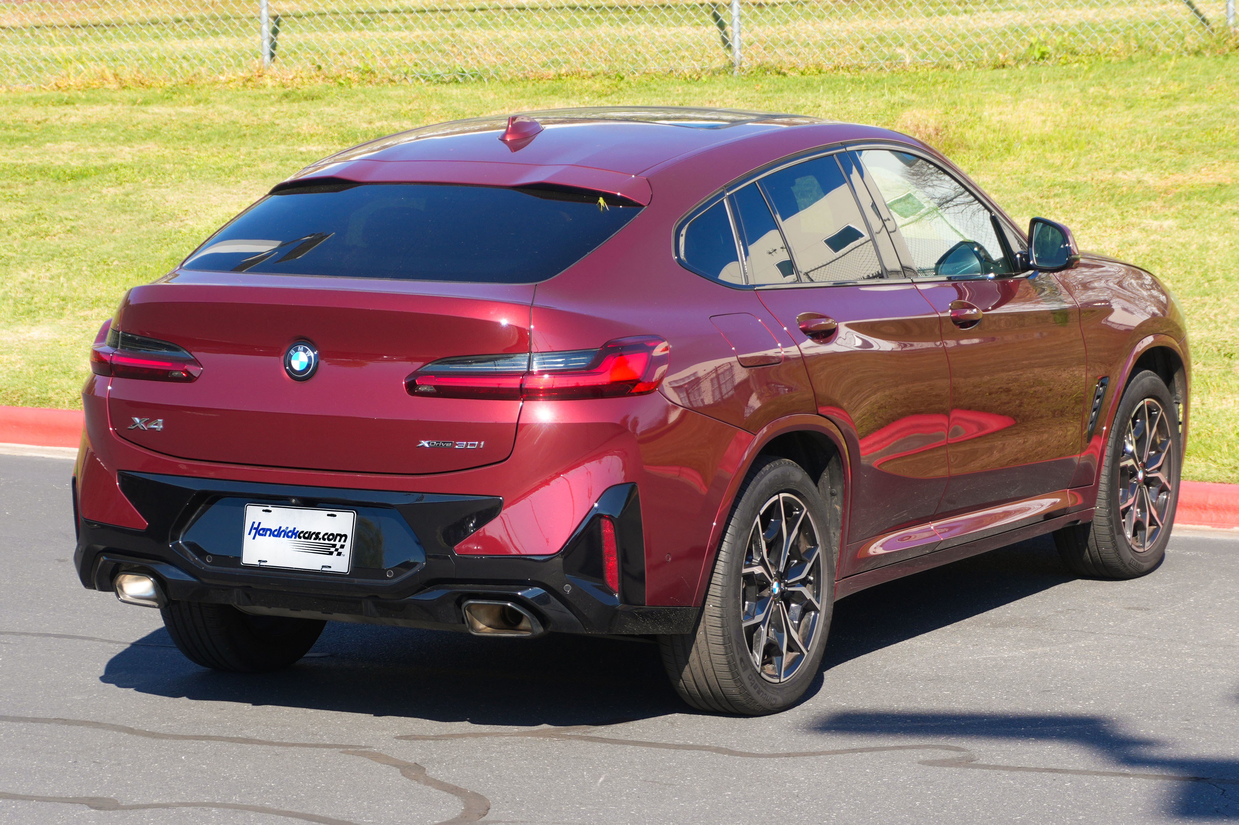 Certified 2025 BMW X4 xDrive30i w/ Premium Package AWD/4WD image 7