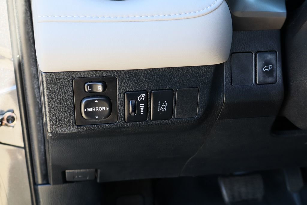 Used 2017 Toyota RAV4 XLE image 11