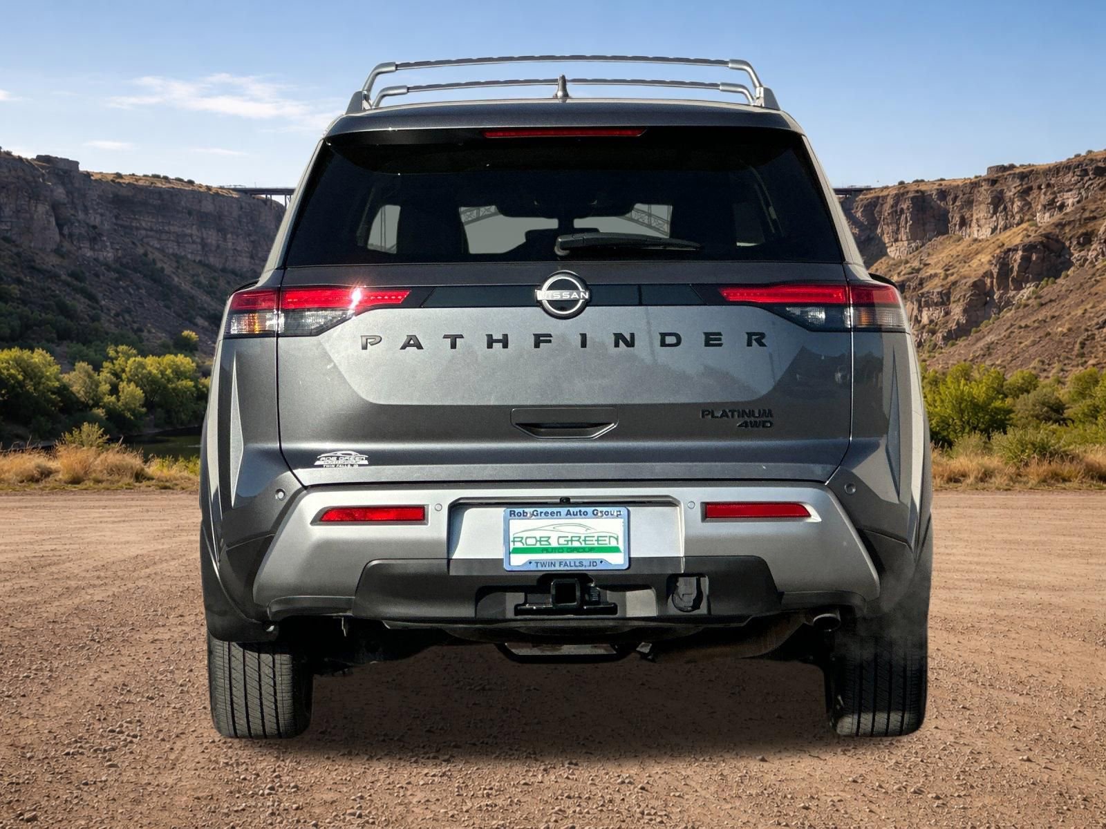 Used 2025 Nissan Pathfinder Platinum image 4