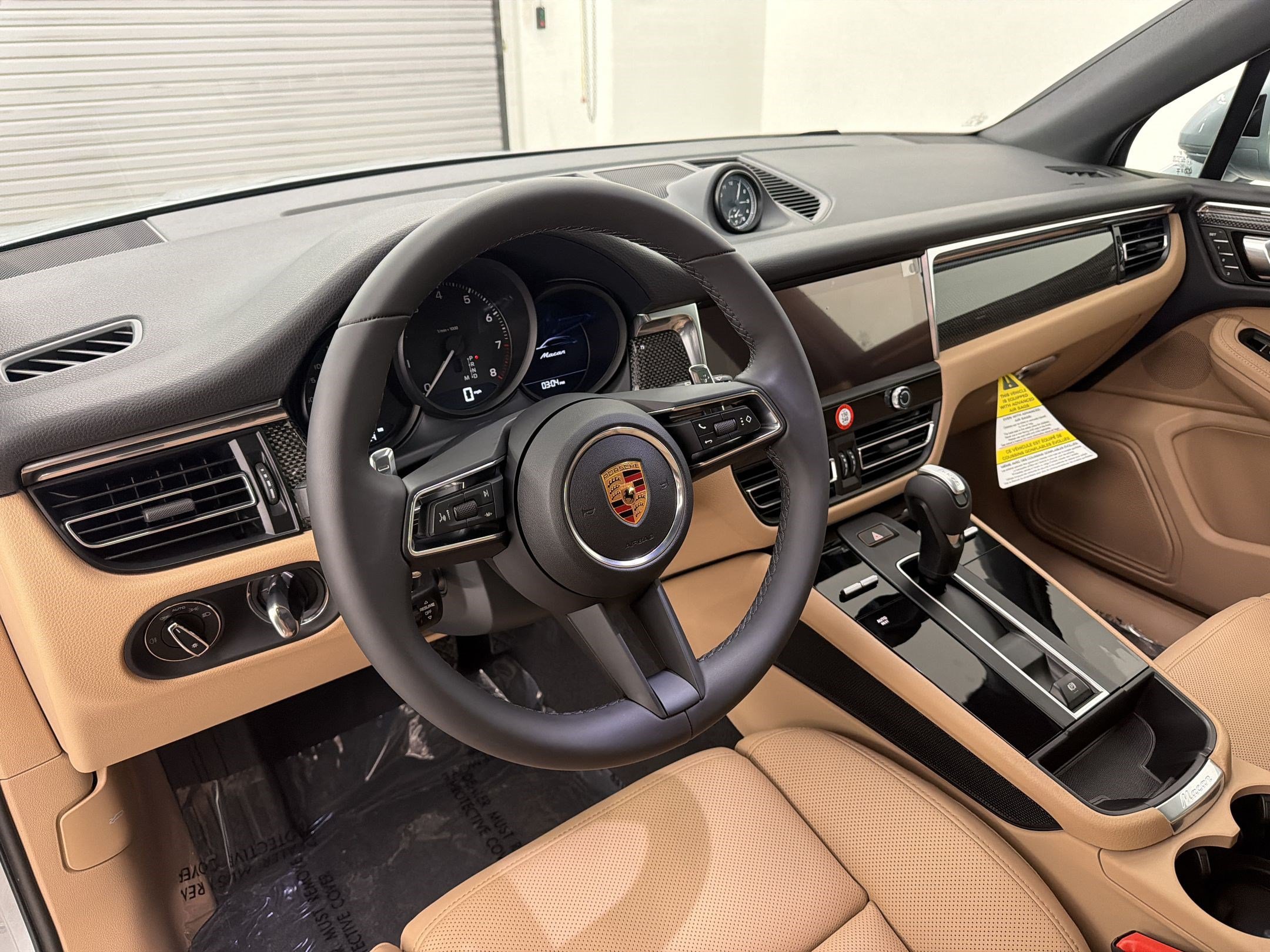 New 2026 Porsche Macan AWD/4WD image 4