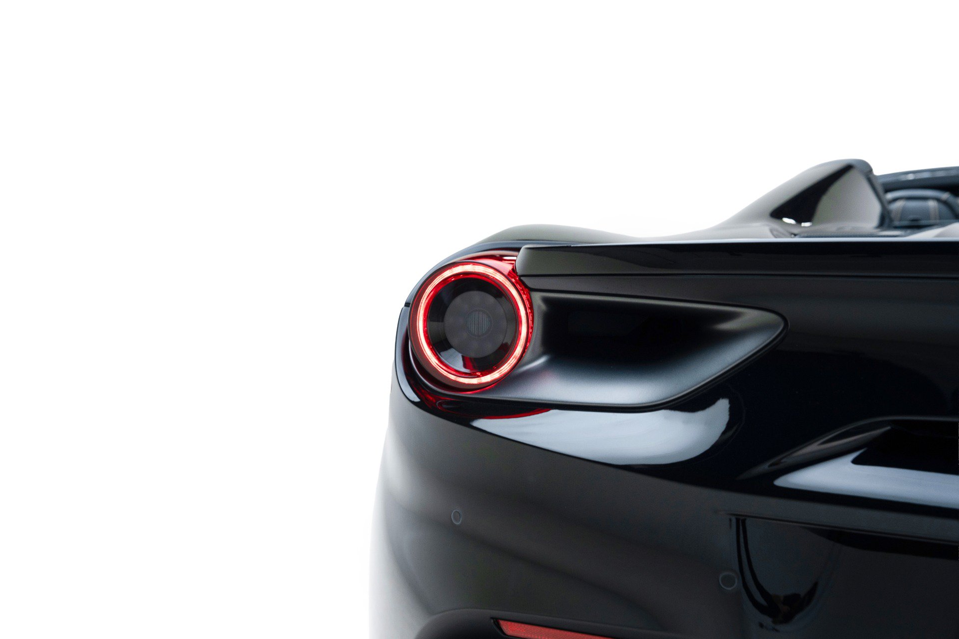 Used 2018 Ferrari 488 Spider RWD image 8