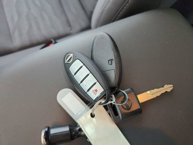 Used 2024 Nissan Frontier SV w/ SV Convenience Package image 32