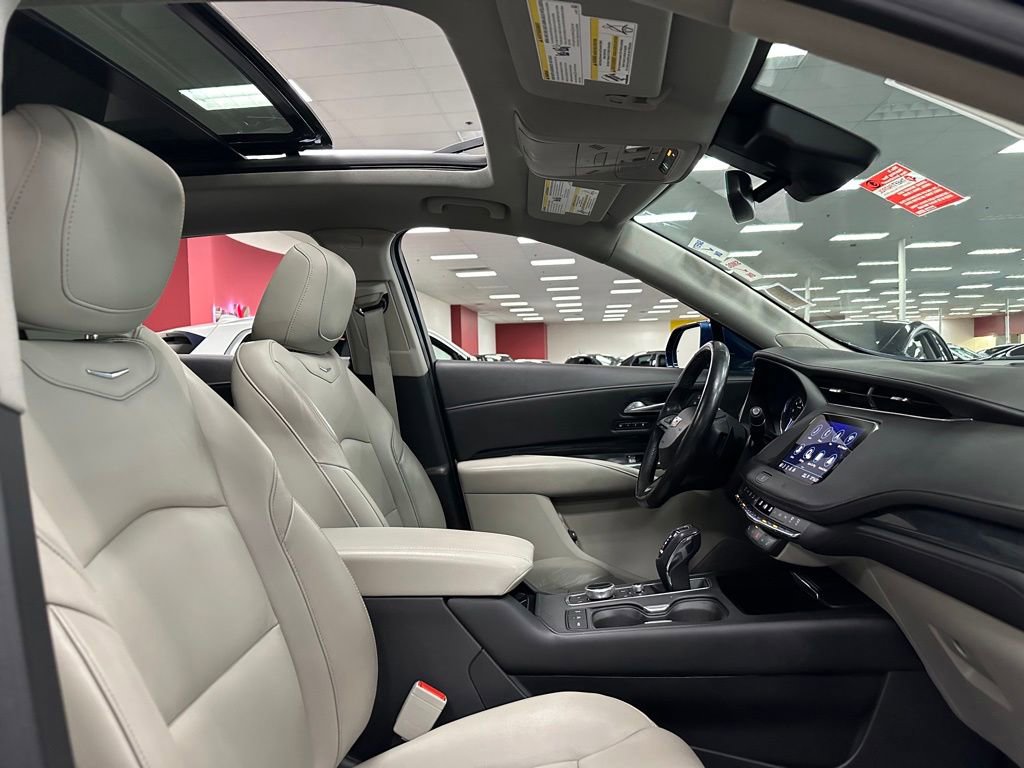 Used 2019 Cadillac XT4 Premium Luxury w/ Cold Weather Package FWD image 33