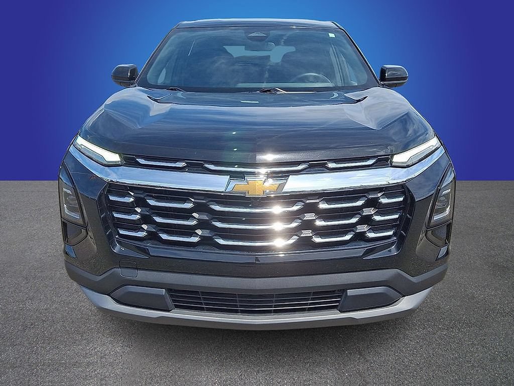 Used 2025 Chevrolet Equinox LT AWD/4WD image 2