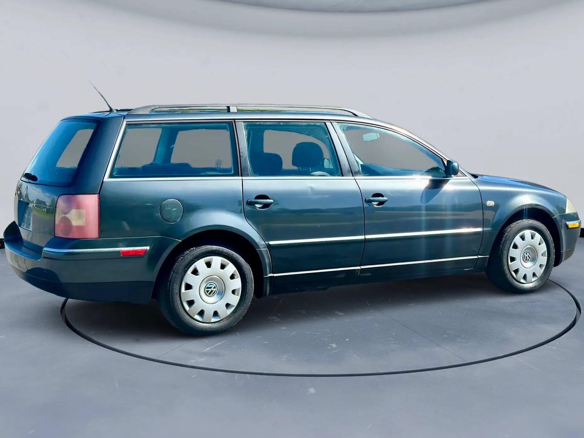Used 2003 Volkswagen Passat GL FWD image 8