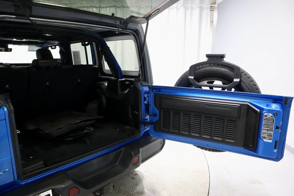 Used 2021 Jeep Wrangler Unlimited Sahara w/ Dual Top Group image 14