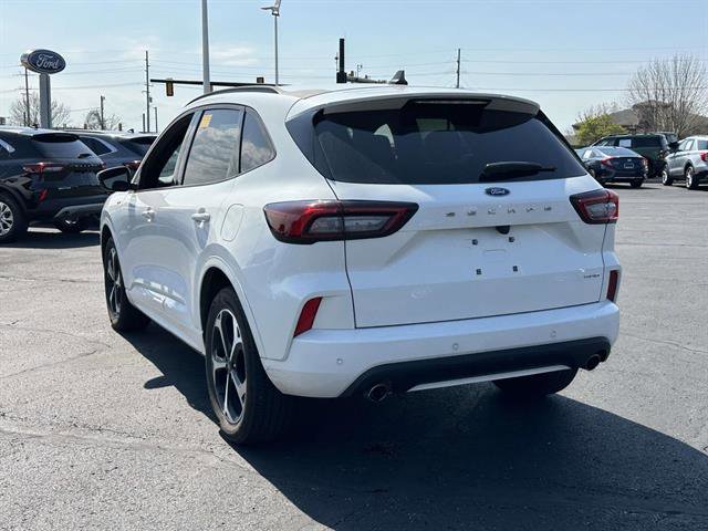 Used 2024 Ford Escape ST-Line Select w/ Tech Pack #2 AWD/4WD image 5