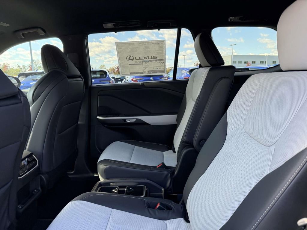New 2026 Lexus TX 500h AWD image 13