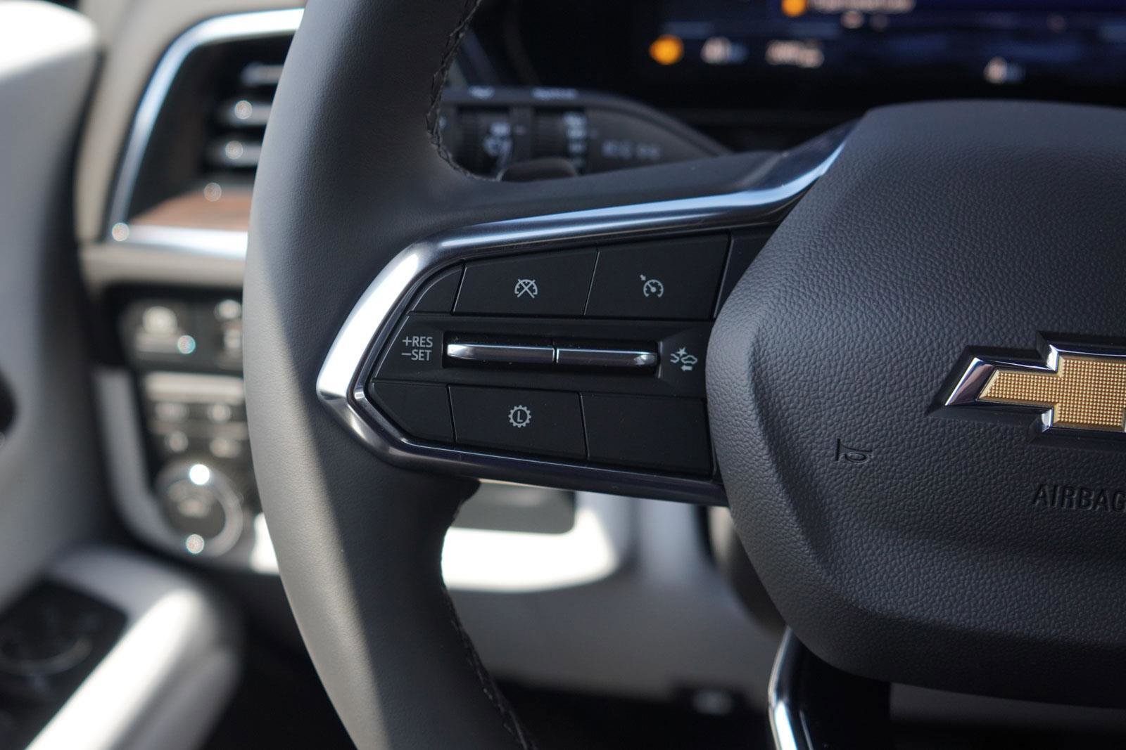 New 2025 Chevrolet Suburban Premier image 14