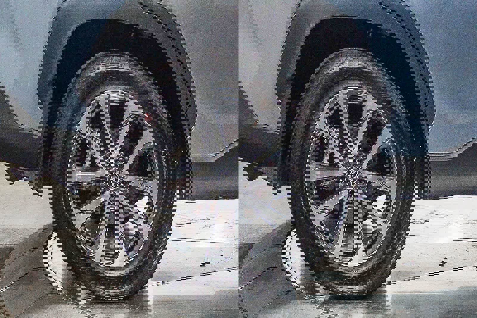 Certified 2023 Toyota Corolla Cross XLE w/ Convenience Package FWD image 8