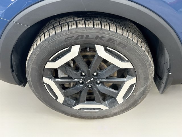 Certified 2024 Kia Telluride EX w/ EX Captain's Chair Package AWD/4WD image 34