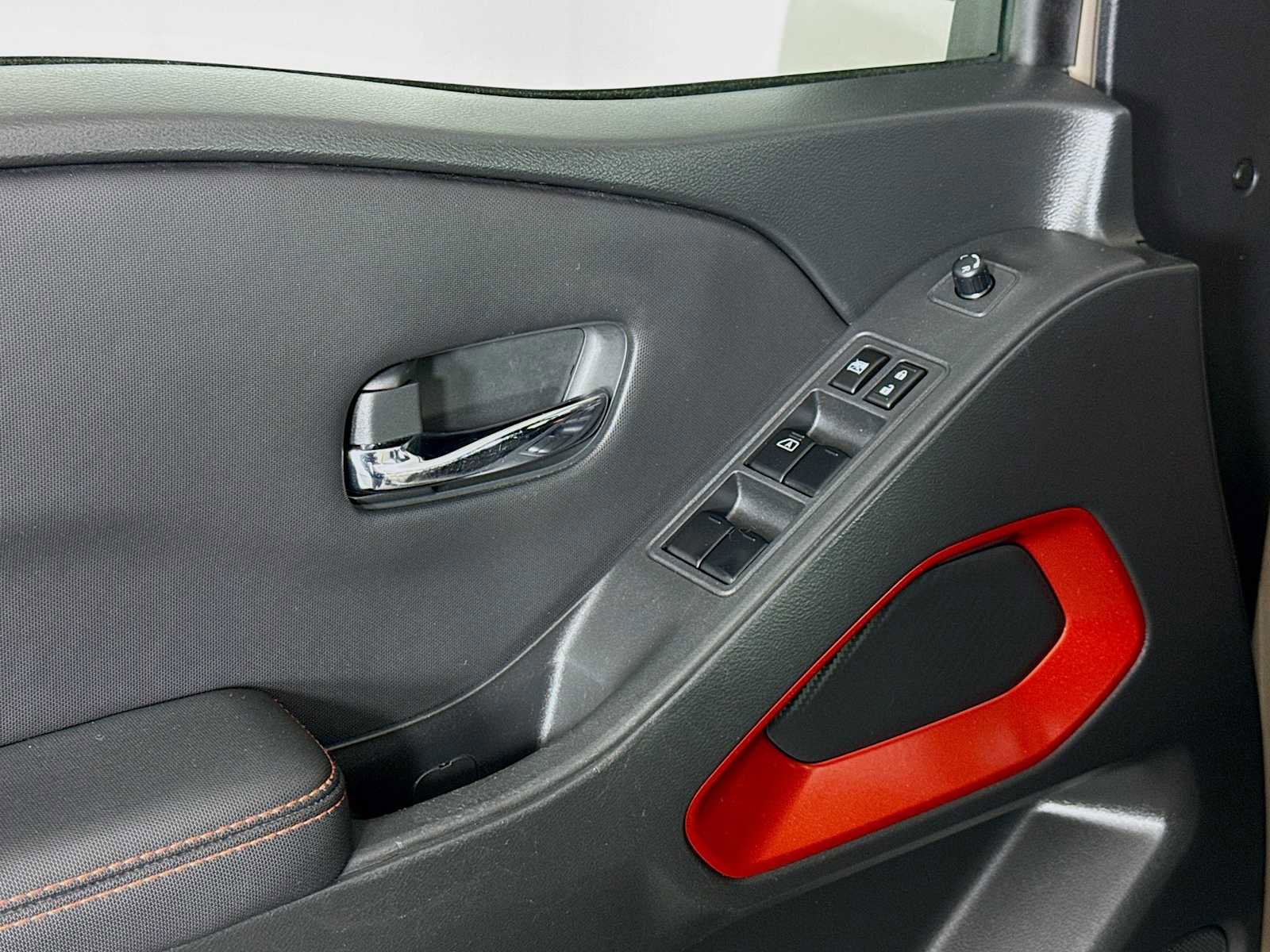 Used 2024 Nissan Frontier PRO-4X w/ Technology Package image 18