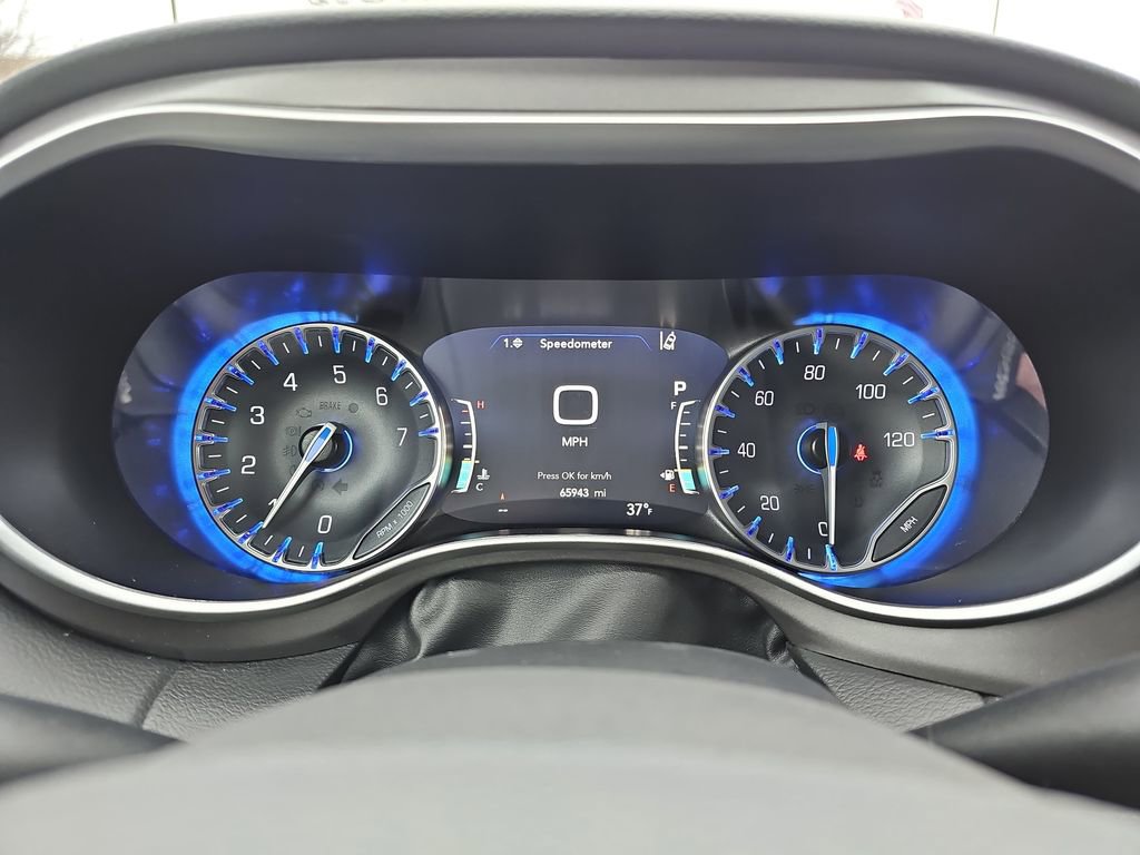 Used 2024 Chrysler Pacifica Touring-L FWD image 20