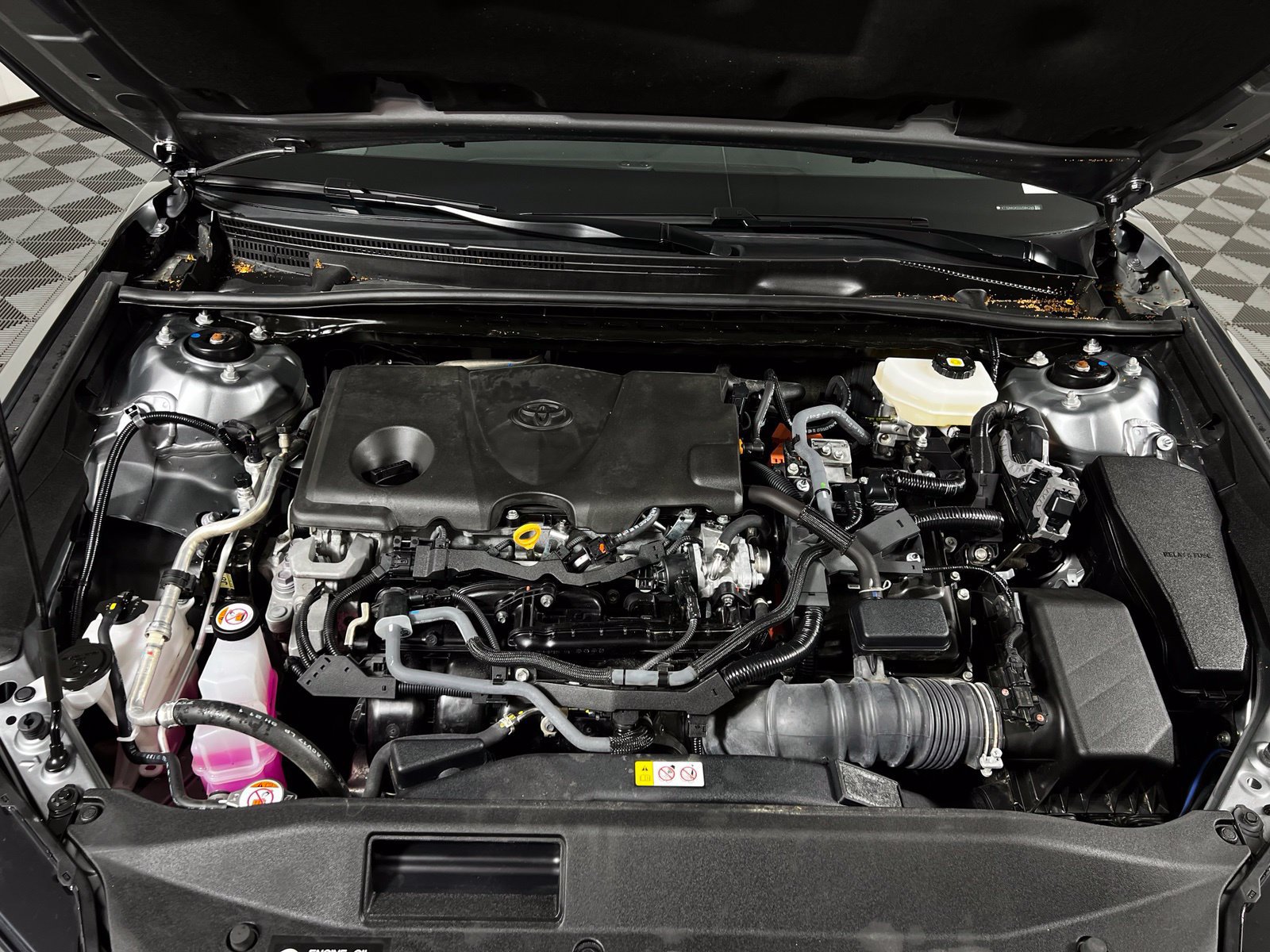 Certified 2025 Toyota Camry SE FWD image 9
