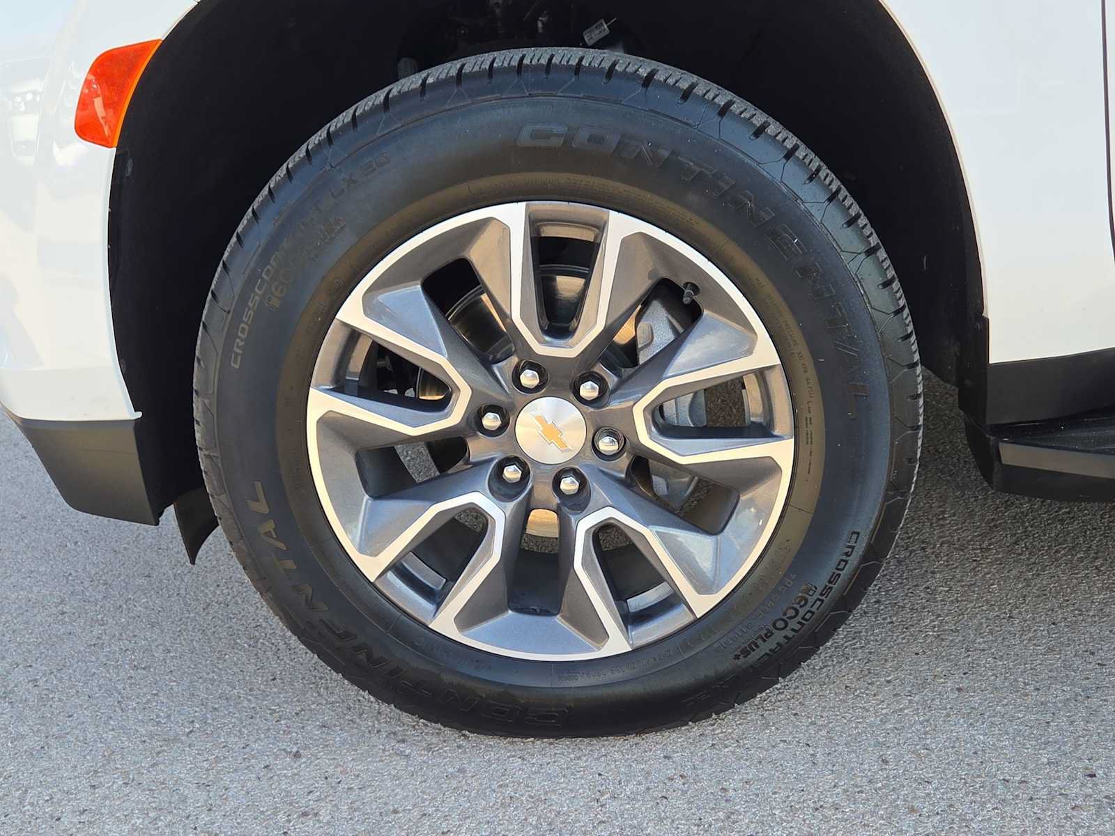 Used 2024 Chevrolet Tahoe LT w/ Luxury Package RWD image 12