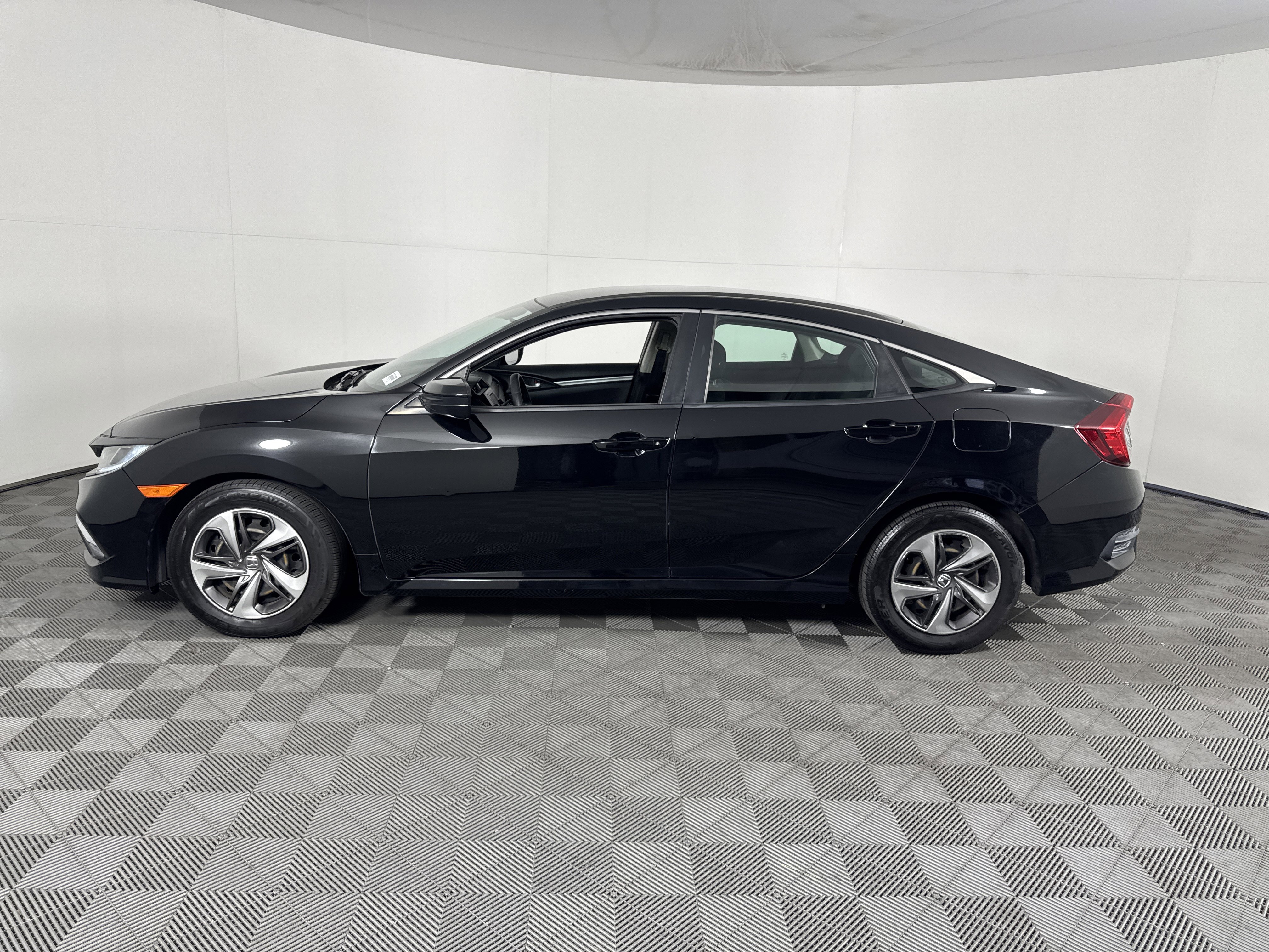 Used 2019 Honda Civic LX image 6