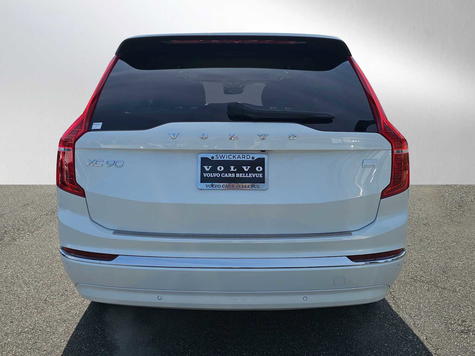 Used 2023 Volvo XC90 T8 Ultimate w/ Protection Package Premier image 4