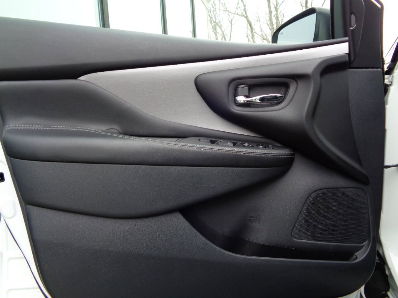 Used 2023 Nissan Murano SV w/ SV Midnight Edition Package image 14