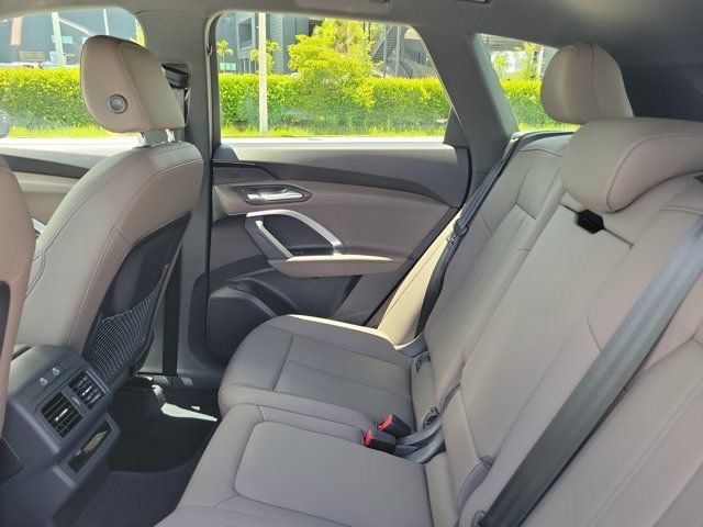 Certified 2025 Audi Q5 Premium w/ Convenience Package AWD/4WD image 11