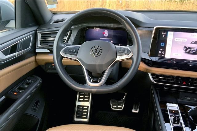 Used 2024 Volkswagen Atlas Cross Sport SEL R-Line image 5