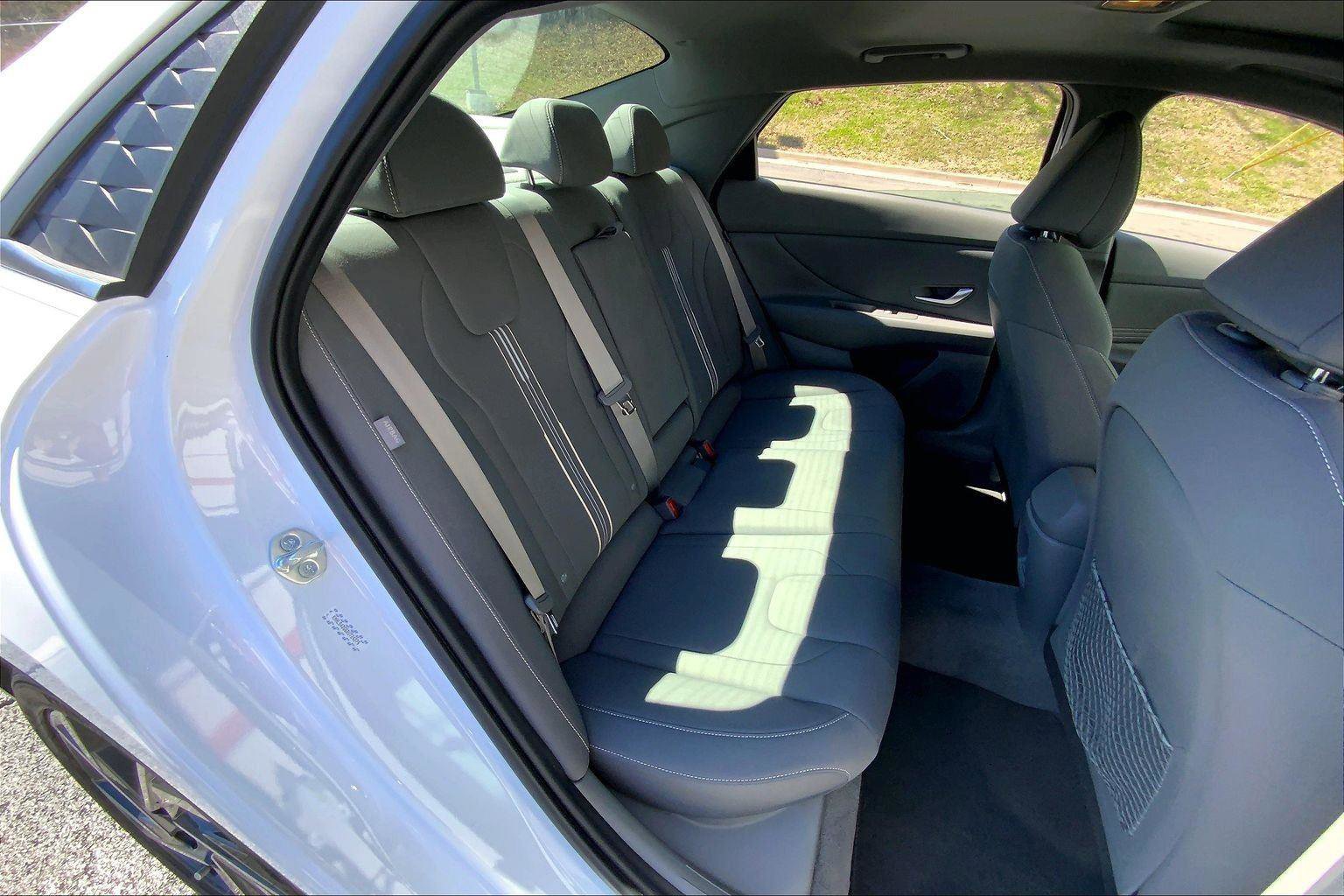 Used 2024 Hyundai Elantra SEL w/ Convenience Package image 25