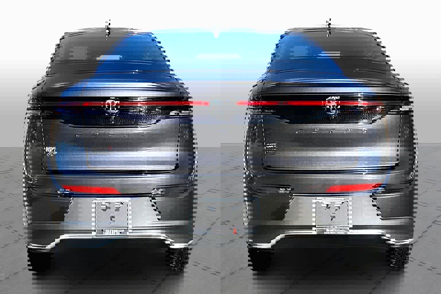 Used 2023 Toyota Crown XLE image 4