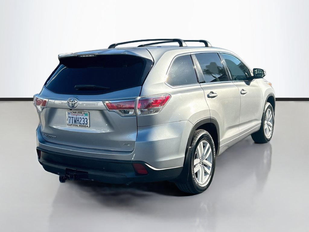 Used 2016 Toyota Highlander LE AWD/4WD image 5