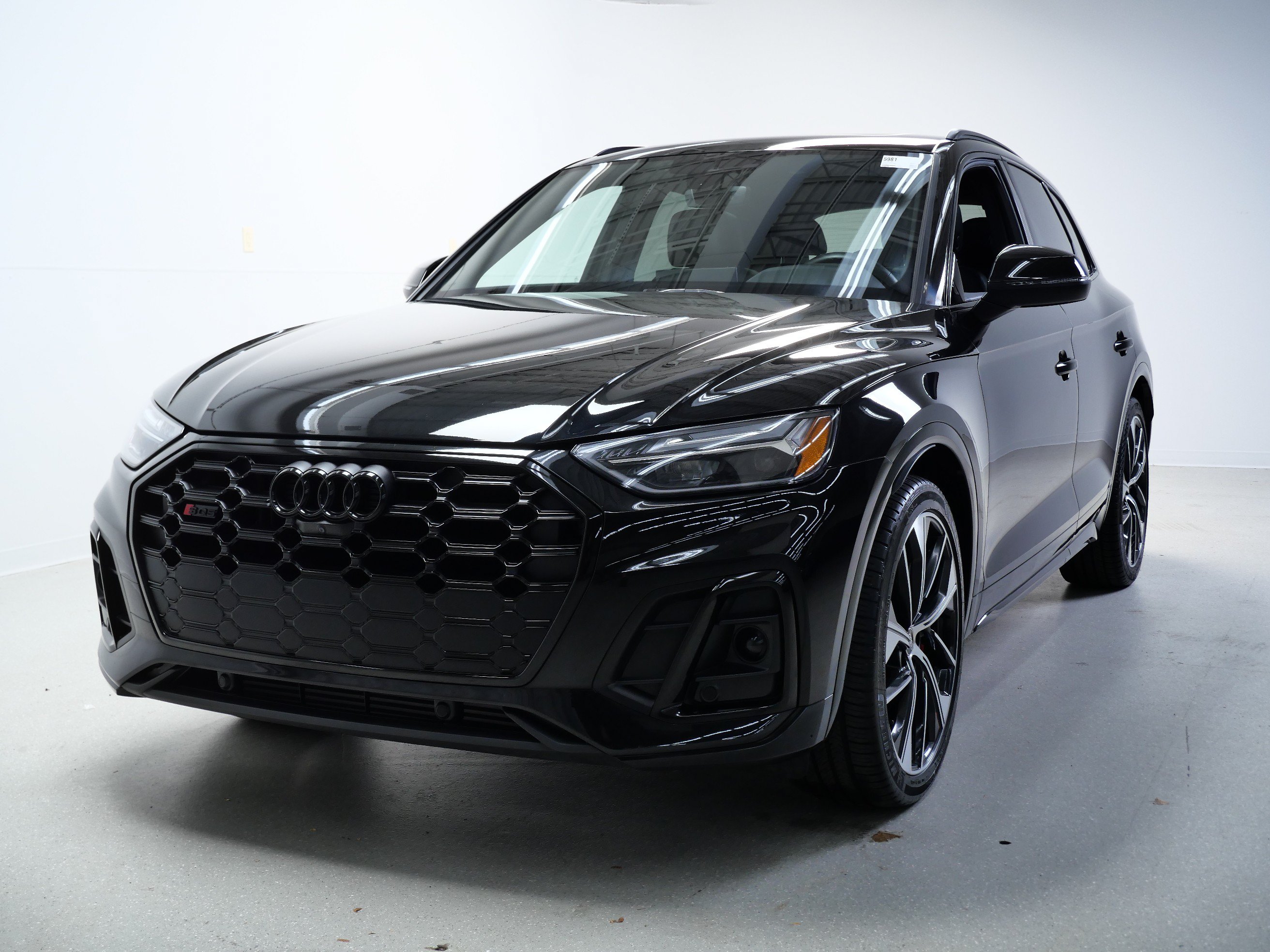 Used 2023 Audi SQ5 Premium Plus w/ Premium Plus Package AWD/4WD image 12