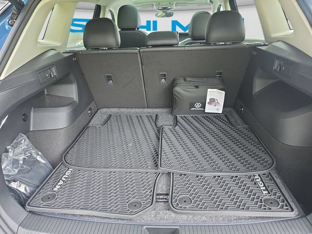 Certified 2026 Volkswagen Tiguan SE w/ Panoramic Sunroof Package AWD/4WD image 23