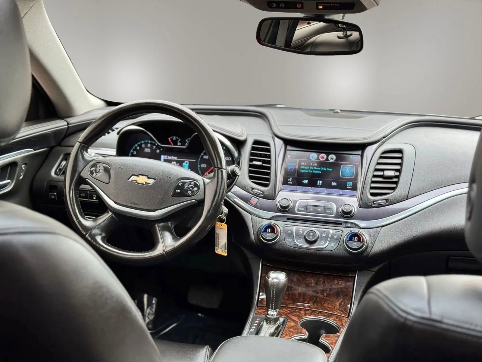 Used 2015 Chevrolet Impala LT w/ Convenience Package image 25