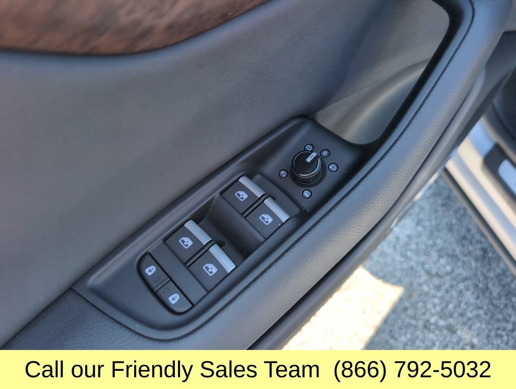 Used 2022 Audi Q8 Premium Plus AWD/4WD image 14