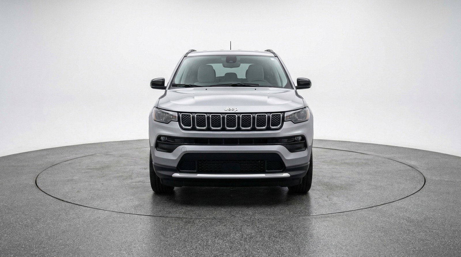 Used 2025 Jeep Compass Latitude image 2