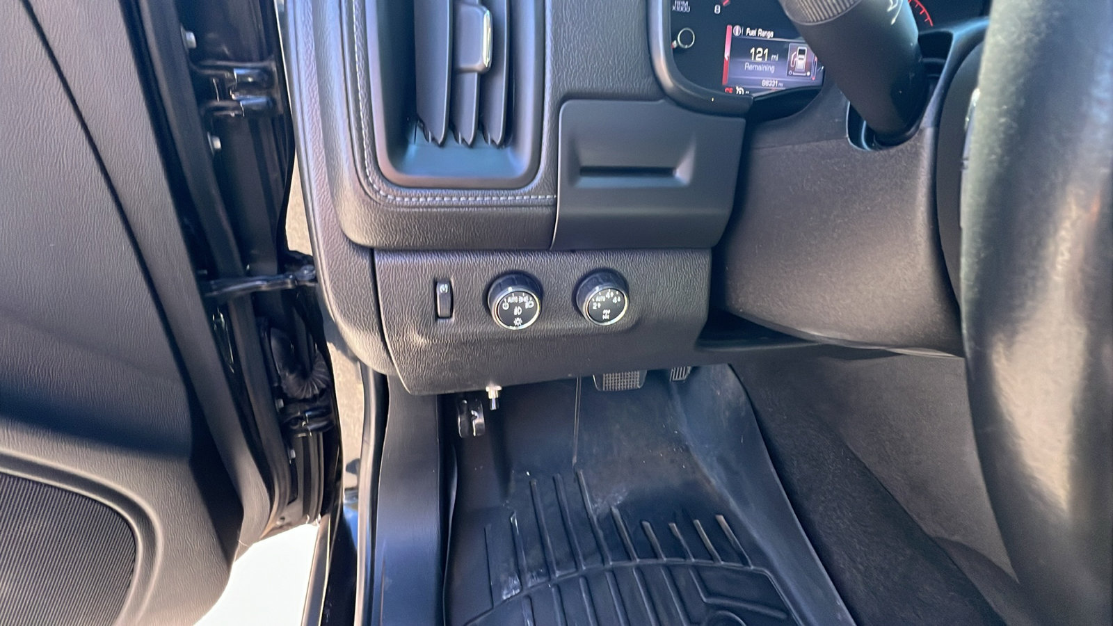 Used 2016 GMC Canyon SLT image 25