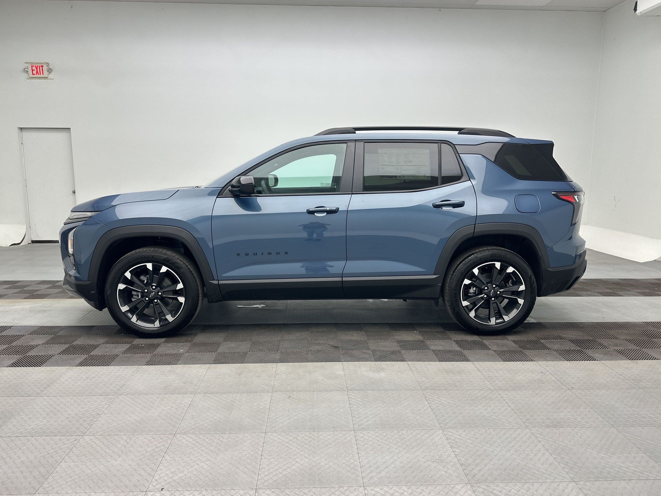 New 2027 Chevrolet Equinox RS w/ LPO, Floor Liner Package AWD/4WD image 2