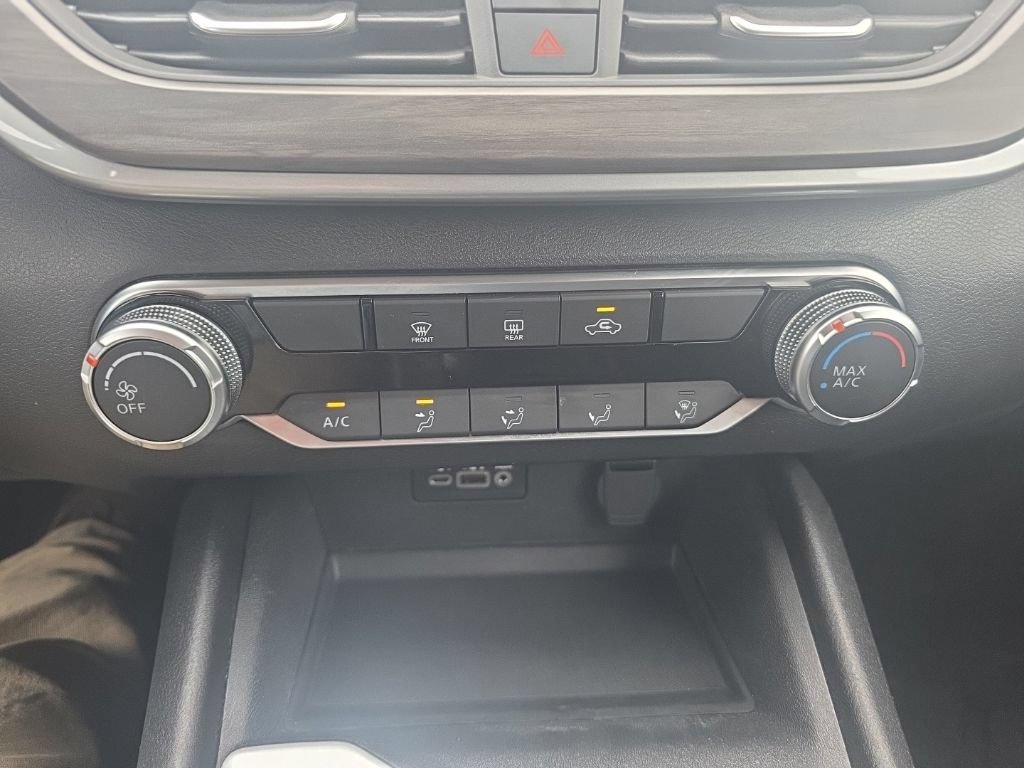 Used 2025 Nissan Altima 2.5 SV FWD image 23