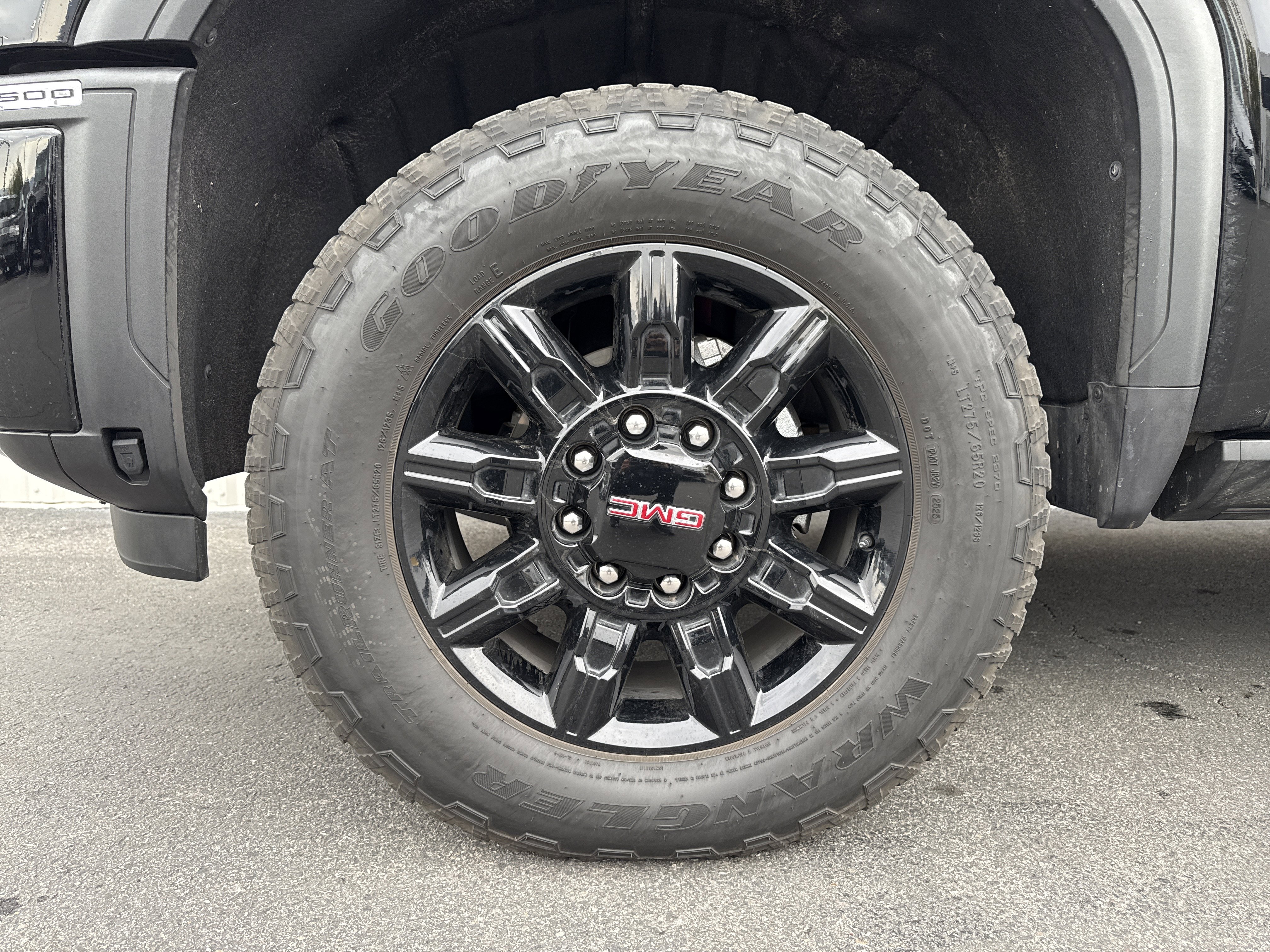 Used 2025 GMC Sierra 2500 AT4 w/ AT4 Premium Plus Package image 6