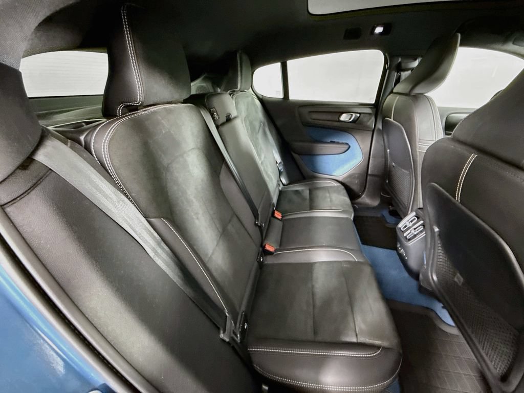 Used 2022 Volvo C40 P8 Recharge Ultimate AWD/4WD image 27
