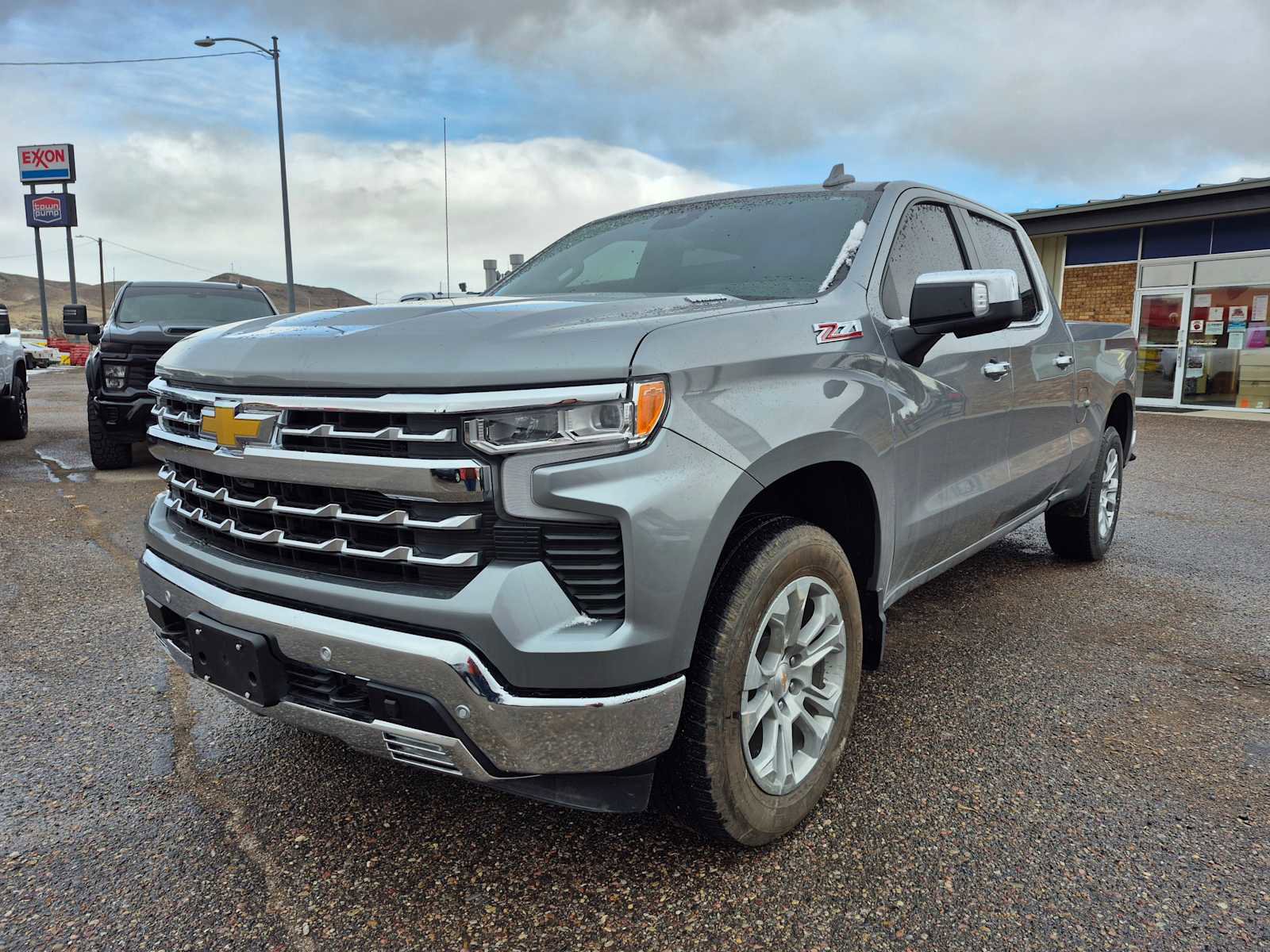 Used 2025 Chevrolet Silverado 1500 LTZ w/ Technology Package image 7